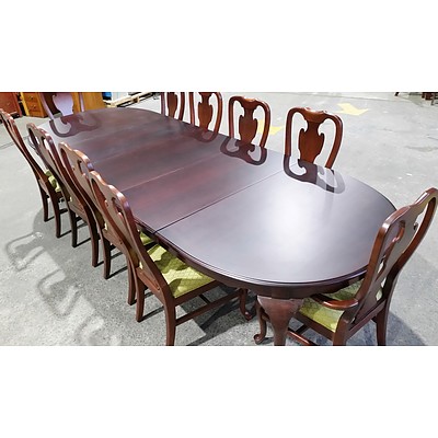 Drexel Heritage Furniture Eleven Piece Dining Setting