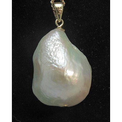 9ct Gold Mounted Very Large Cultured Pearl Pendant