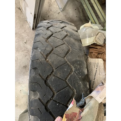 16 Inch Truck Rim With Tyre
