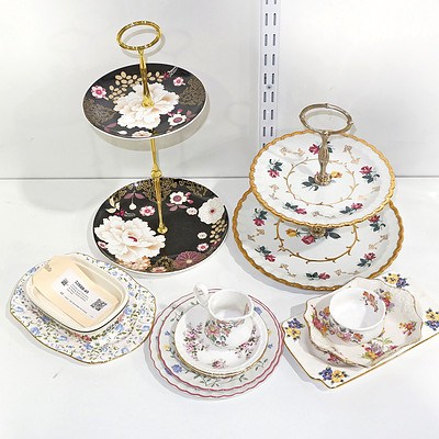 Quantity of 12 China Items Including Woods & Sons Cake Stand, Johnson Brothers and more