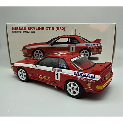 AutoArt - 1992 Nissan Skyline R32 GTR Bathurst Winner Skaife / Richards - 1:18 Scale Model Car