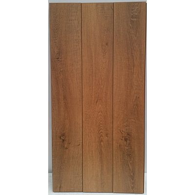 First Class Wood Flooring Rustic Oak 8mm Laminate Floating Floor - 19.232 Square Meters - Brand New