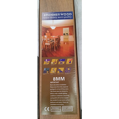 First Class Wood Flooring Rustic Oak 8mm Laminate Floating Floor - 17.3088 Square Meters - Brand New