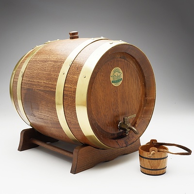 Rutherglen The Keg Factory 4.5 Litre Wooden Keg with Stand