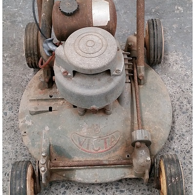 Vintage Victor 18 Lawn Mower