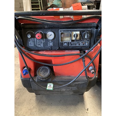 Jetwave TK100/12M Pressure Washers - Lot of Two