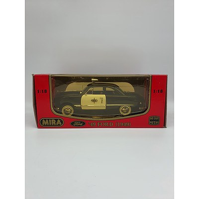 Mira Golden Line 1949 Ford Police Car - 1:18 Scale Model Car