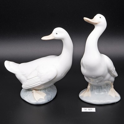 Two Nao Porcelain Geese (2)
