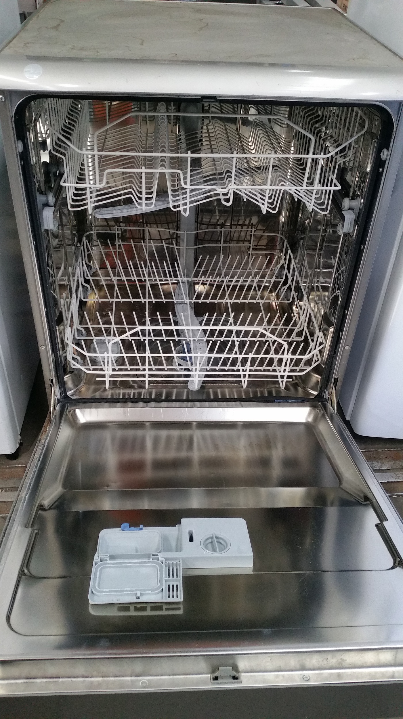 Ariston Stainless Steel Dishwasher Lot 1133306 ALLBIDS