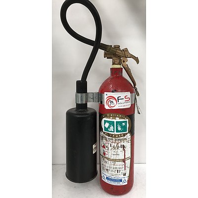 Carbon Dioxide Type Fire Extinguisher