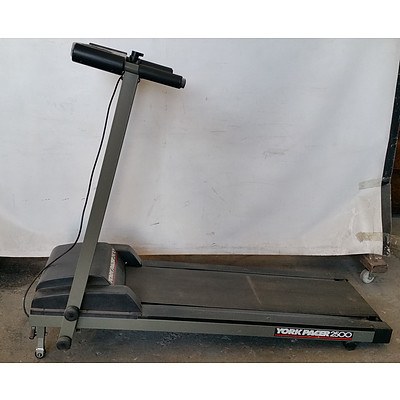 York Pacer 2500 Treadmill