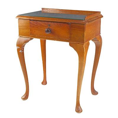 Maple Queen Anne Style Bedside Table, Mid 20th Century