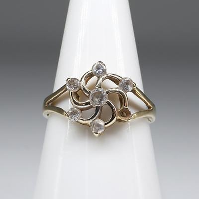 14ct Yellow Gold and White Paste Ring, 1.9g