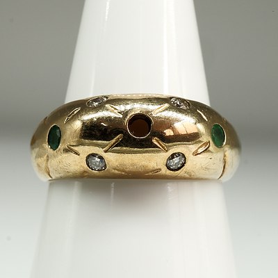 9ct Yellow Gold Emerald and Diamond Ring, 2.2g
