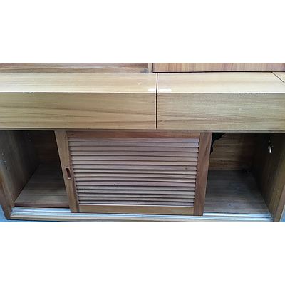 Credenza With Basin and Hutch