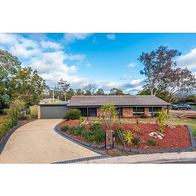 2 Rickard Place, Gowrie ACT 2904