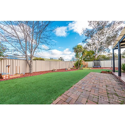 2 Rickard Place, Gowrie ACT 2904