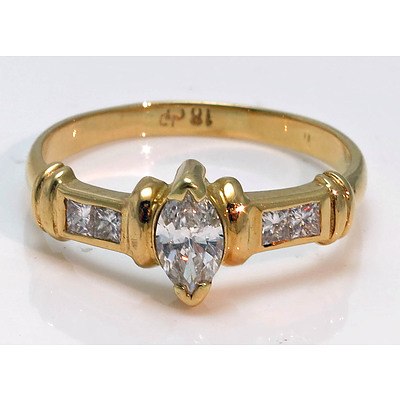 18ct Gold Diamond Ring-Total Diamond Weight = 0.46cts