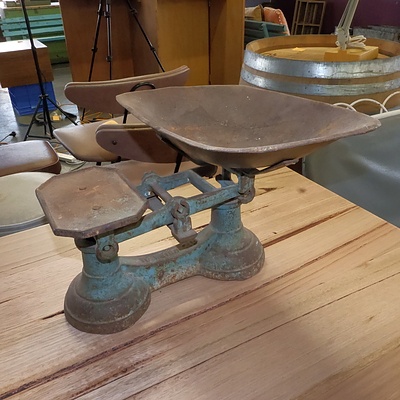 Vintage Cast Iron Scale with Tray