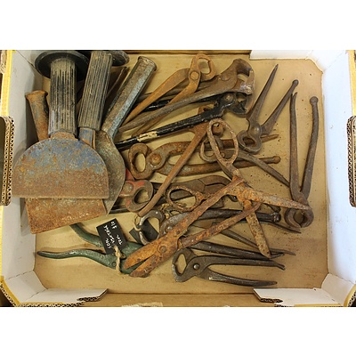 Quantity of Vintage Nippers and Cutters and Four Bolsters