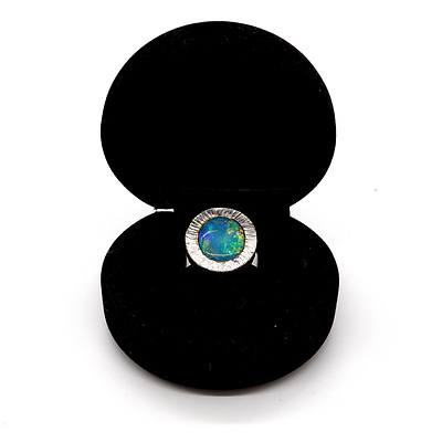 18ct White Gold Ring with Oval Black Opal, Circa 1970s, 10.5g