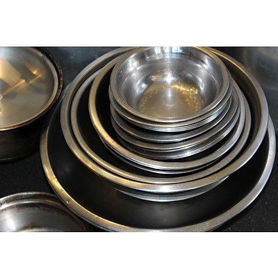Selection of Cookware. Stainless Steel Strainers Bowls/Trays, Pots, Strainers Blenders, Utensils and Crockery,