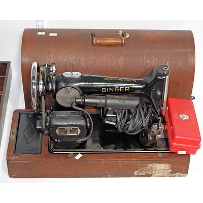 Vintage Cased Singer Sewing Machine