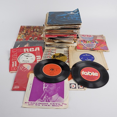 Quantity of Approximately 35 Vinyl 7 Inch LP Records Including Johnny Cash, The Adventures of Barrie McKenzie and More