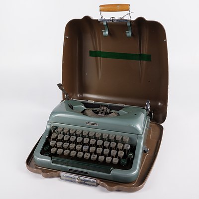 Vintage Imperial Portable Typewriter in Green Metal Travel Case