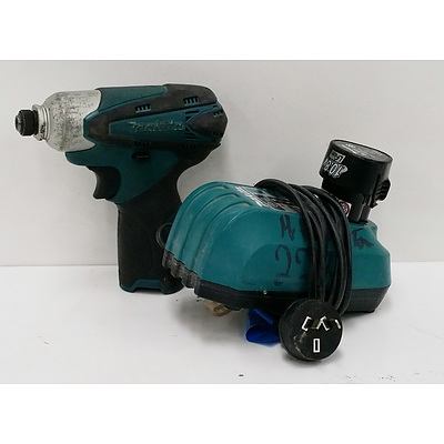Makita TD090D with Battery and Charger