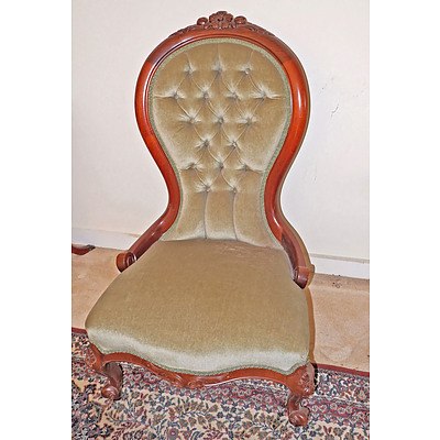 Antique Style Cedar Salon Chair