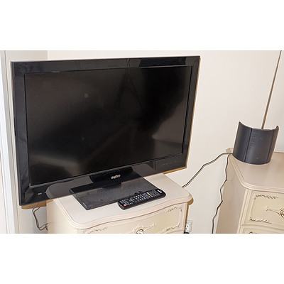 Sanyo LED 32XR11F TV and Remote