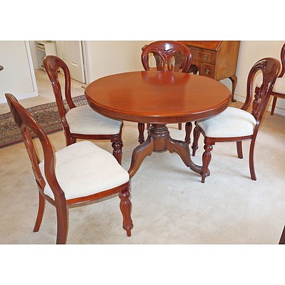 Antique Style Mahogany Pedestal Table with Four Chairs, Later 20th Century