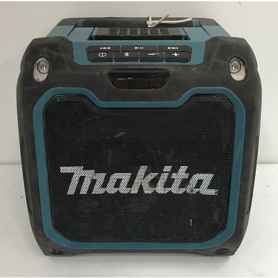 Makita DMR200 Bluetooth Speaker