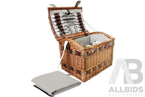 4 Person Picnic Basket Baskets Deluxe Outdoor Corporate Blanket Park - Brand New - Free Shipping
