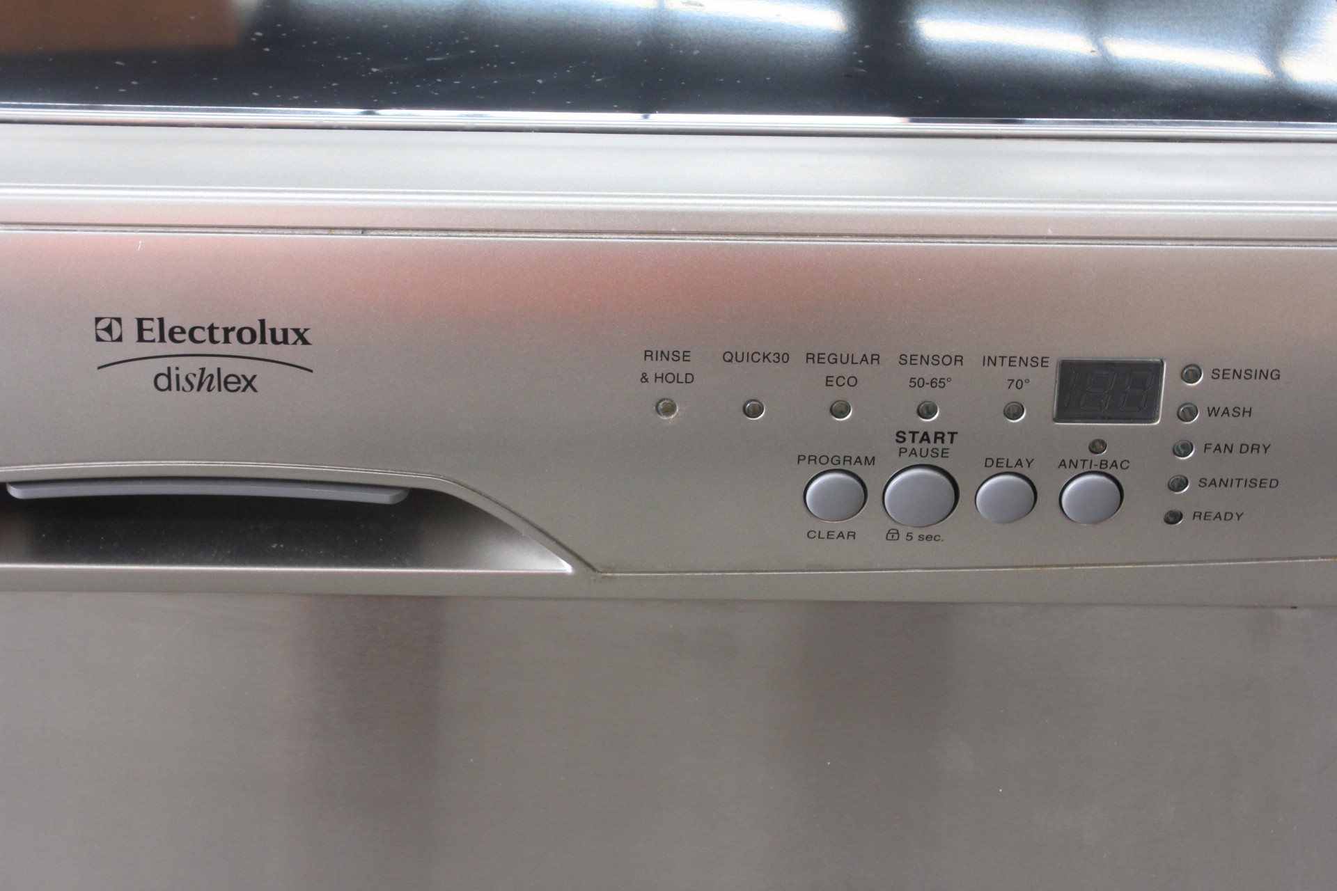 Electrolux Dx302 Electrolux Dishlex Under Bench Lot 811840 ALLBIDS
